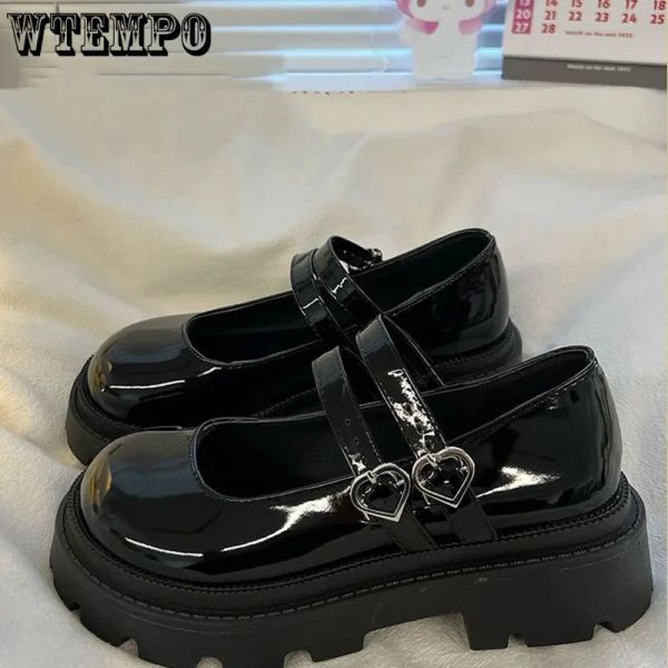 Pompes Black Sweet Loafer Glossy Lolita Chaussures en cuir féminine Augmentation épaisse augmentation de la sangle non glisse