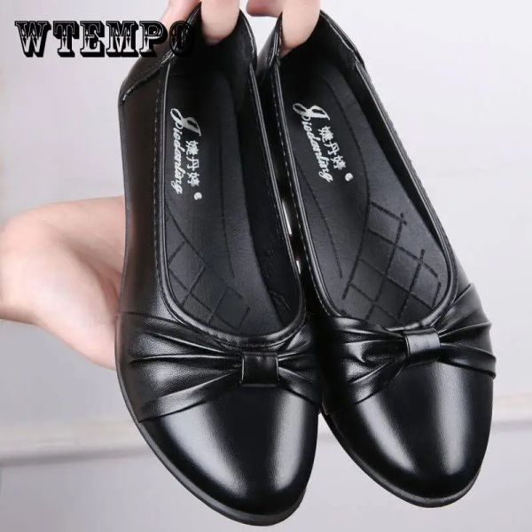 Pompes coins noirs pompes chaussures de travail en cuir souple femmes bas talon non galet simple et décontracté commut coréen fashion peu profond slipon