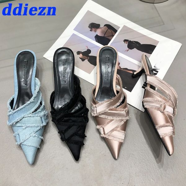 Pompes Chaussures à talon moyen pour les dames 2023 Designer Fashion Denim femelle pointu Pumps Pumps Talons Mules Slides Elegant Women Chaussures