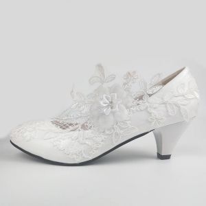 Pompes White Pumps Nouvelles arrivales Chaussures de mariage Femmes Bride High Talon Mandards pour femme Dames Placed Chaussures