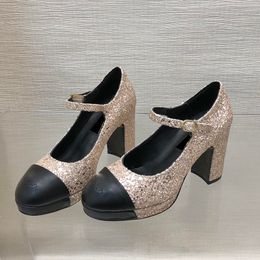 Bombas Zapatos de vestir de diseñador para mujer Punta redonda Tacón alto grueso Strass Piel de cordero Sandalias con purpurina Cuñas de grosgrain Sandalias de tobillo con hebilla de metal Zapatos de boda para regalo