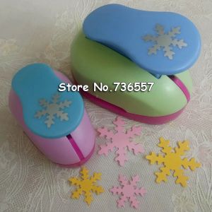 Punch Hot Sale Christmas Snow Punch Craft 2pcs Snowflake (1pc 5/8 