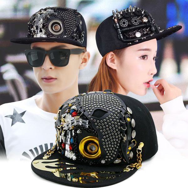 Casquette Punk Hip Hop Unisexe élégante et poreuse à visière plate avec décoration tête de mort et clous