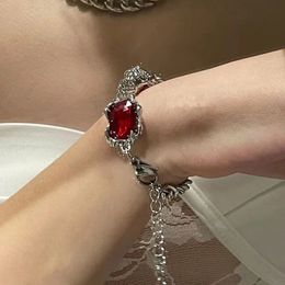 Punk Harajuku Bracelet de chaîne de perles métalliques rouge irrégulière pour femmes hommes vintage grunge halloween emo y2k charme joail accessoires 240423