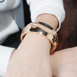 Punk Surface irrégulière alliage manchette bracelets pour femme mode bijoux déclaration gros alliage bracelets 2020 nouveau Ukmoc Q0717325i