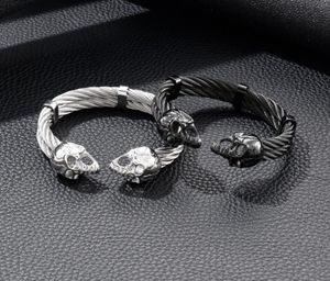 Punk heren dubbele schedel eindige draad ketting armband manchet mannen roestvrij stalen armband 65mm binnenzilver / zwart