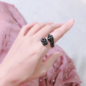 Punk Personnalité domine Double zircon noir tête de léopard bague Femme Chaude Livraison gratuite Luxueux Danse Donner des cadeaux Anneaux Hip hop