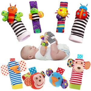 Puppets 4PCSSET Baby Rattle Toys Cute Stuffed Animals Wrist Foot Finder Socks 012 Months For Infant Boy Girl born Gift 230901