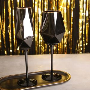 Pure zwart kristal gouden rand rode wijnglas goks licht luxe eenvoudige modelkamer speciale champagne glazen keukengerei 240127