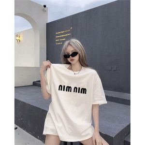 T-shirt à manches courtes blanc pur coton pour T-shirt femme 2024 été nouvelle version coréenne ample longueur moyenne haut design sentiment de niche