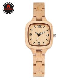 Pure Maple Wood's Watch Watch Fashion Square Calle élégant Bangle en bois pour Lady Hidden Clasp Reloj Femenino Wristwatches301p