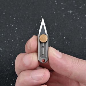 Mini couteau poussoir en titane pur alliage Sharp Portable Edc porte-clés pendentif déballage ouverture Express