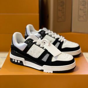 Trainer pur lvity Designer de luxe Chaussures décontractées entraîneurs en relief baskets triples blancs rose blanc bleu noir vert jaune denim bas sneakers pour hommes