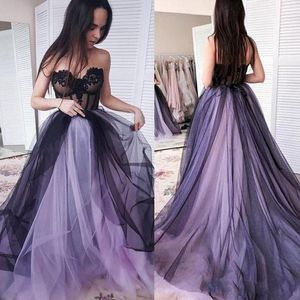 Purple and Black Gothic A Line Robes Appliques sans bretelles en dentelle en tulle plus taille robe de mariée robes nuptiales