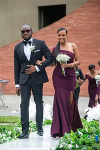 Purple pas cher de raisin sirène des robes de demoiselle d'honneur de l'épaule à épaule haute fente plus taille de mariage robe invité robes de démoiselle d'Honneur Maiselle