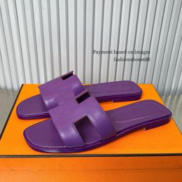 Zapatillas de cuero planas de color púrpura, zapatillas para mujer, deslizador inferior de cuero de alta gama, diseñador lujoso, nuevos zapatos de playa al aire libre, zapatillas planas para turistas, tamaños 35-42 + caja