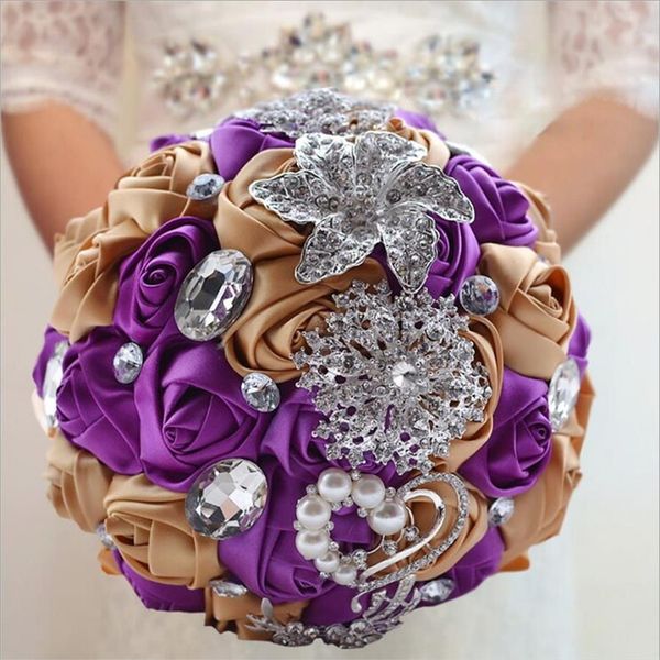 Violet Or Satin Mariage Bouquet De Mariée Simulation Fleur Fournitures De Mariage Fleur Artificielle Cristal Doux 15 Quinceanera Bouquet251e