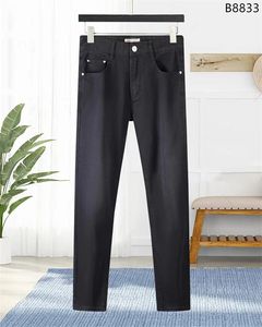 Pantalones de jeans morados pantalones para hombres diseñador de jeans jean hombres pantalones negros de alta calidad diseño recto recto streetwear diseñadores de pantalones de chándal casuales joggers s-3xl #600