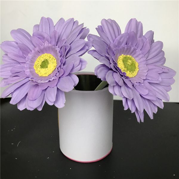 La fleur de pourpre artificielle en soie pourpre dirige les têtes en soie de fleurs de marguerite de vrai contact de 11cm