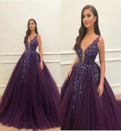 Purple v Neck Tule Ball Gown Quinceanera jurken spaghetti riemen kribben kristallen top geruste lange formele avondfeestjurken3709565