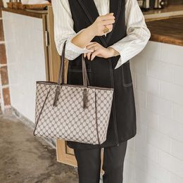 Sac à main pour femme 2022 style fourre-tout polyvalent simple sac à main