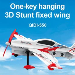 QIDI550 RC -vlak 2,4G Remote CONTROLE -vliegtuig Borstelloze motor 3D Stunt Glider Epp Foam Flight Airplane speelgoed voor kinderen Volwassenen 240318