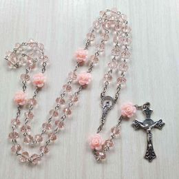 Qigo Pink Rose Crystal Rosary Necklace Catholic Vintage Cross Hanger Lange Ketting Religieuze Sieraden G1206