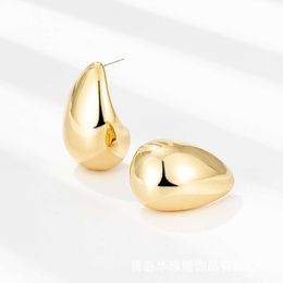 Qingdao bijoux boucles d'oreilles couleur préservant PVD galvanoplastie sous vide or 18 carats lumière luxe Style simple elliptique avancé boucles d'oreilles
