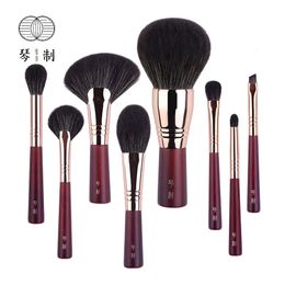 Qinzhi Professional maquillage fait à la main Brouss de brosse Soft Soft Synthetic Fiber Courtelle de voyage Brushes de maquillage portable Kit 240403