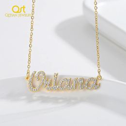 Qitian personnalisé nom de cristal collier personnalisé BlingBling pierre nom colliers en acier inoxydable bijoux pour femmes cadeaux 240229