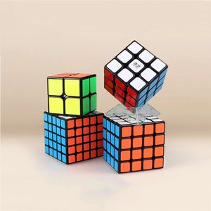 Qiyi 4 stks Magic Cube set 2x2 3x3x3 4x4x4 5x5x5 Snelheid CUBE voor hersentraining Kinderonderwijs Competition speelgoed