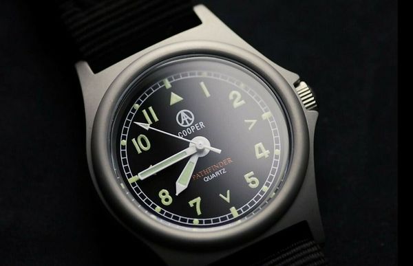 Reloj QM de 38 mm Pathfinder MWC Military Army Acabado de acero mate SM8018ST Acabado mate impermeable 8018 Nuevo en cuarzo vintage