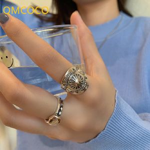 QMCOCO Zilver Kleur Punk HipHop Verstelbare Brede Ringen Korea Vrouwen Mode Vintage Handgemaakte Persoonlijkheid Partij Sieraden Geschenken