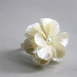 QN19011801 Pearl Flower Napkin Ring Wedding Vakantie Decoratie Groothandel Naptain Holder 12 PCS T200524
