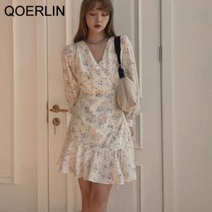 Qoerlin Franse retro jurk vrouwen hoge taille slanke bloemenjurk vneck drawstring onregelmatige sexy short vestidos plus maat 210412