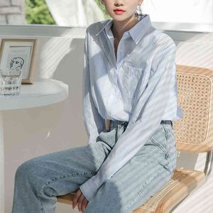 Qoerlin ol Style Dames met lange mouwen Turndown Collar Blue Striped Casual Blouses Fashion Korean Pocket Button Up Shirt Tops 210412