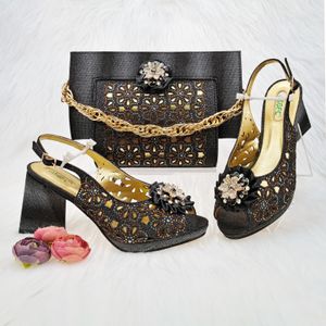 QSGFC Couleur 287 EST Black Coupé Pompes à talons hauts Décorés avec des chaussures et sacs pour femmes de conception de fleurs en strass Signifiez 240125