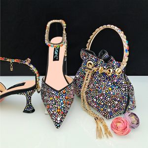 QSGFC italien 997 Robe Design des femmes pointues et sacs en diamant complet Decoration Métal Chaussures pour la fête 230923