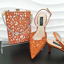 QSGFC élégant et beau creux en forme de corail orange avec la même couleur petite décoration en strass chaussures et sac de fête pour dames 240129