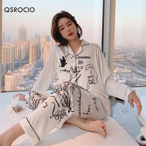 QSROCIO Dames Pyjama Set Luxe Stijl Mode Natuurlijke Animal Graffiti Nachtkleding Zijde Like Recreatie Home Kleding Nachtkleding 210928