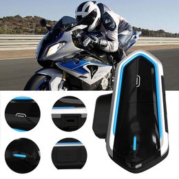 Motor Intercom QTB35 Hoge kwaliteit Bluetooth-helm Headset Draadloze Bluetooths Waterdichte hoofdtelefoons compatibel met de meeste motorfiets scooter helmen handen