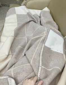 Qualité identique à celle du magasin Coussin de couleur beige Oreiller et couverture TOP Quailty 90% LAINE Les coussins pour la maison ont un remplissage de 100 coton, expédition rapide