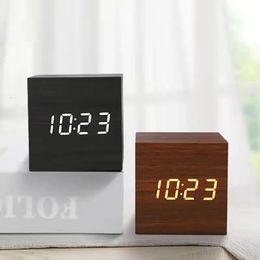 Reloj despertador LED de madera Digital calificado, reloj luminoso Retro de madera, decoración de mesa de escritorio, Control por voz, función de repetición, herramientas de escritorio 240110