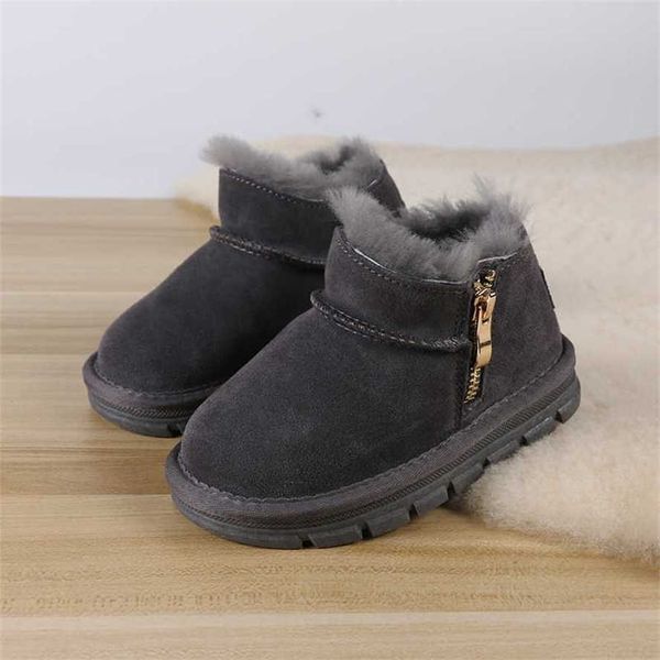 Zapatos de algodón y lana de calidad para niños, botas cortas gruesas, cálidas y antideslizantes, zapatos de bebé de invierno de felpa de cuero para niños