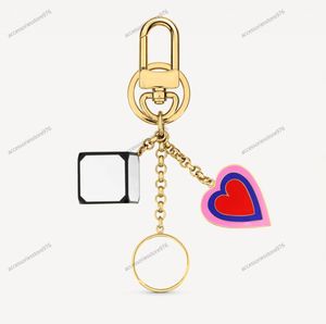 Quality Dice Heart Letter Kecheschains Fleurs Keychain Le cuir cl￩ Anneau Silver Buckle Men Femmes Sacs Car Sac ￠ main Pendre ACCESSOIRES 2 STYLES 2 STYLES