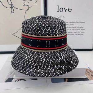 Kwaliteit Elegante brief Bucket Fisherman Straw hat Vrouwelijke lente en zomerreizen Zonneschade Japanse stijl en internet-beroemde zwart-witte zonbeschermingshoeden