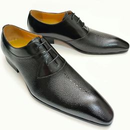 Foot-chaussures de qualité 85 Oxford High Style Robe Shoes en cuir Coffee Lace Up Up Point Toe Formel Shoe Men 231208 342