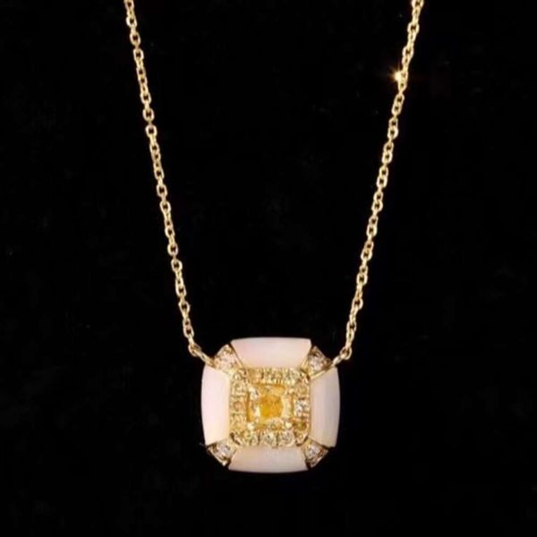 Collier avec pendentif carré en diamant naturel pour femmes et hommes, bijoux de haute qualité, en or