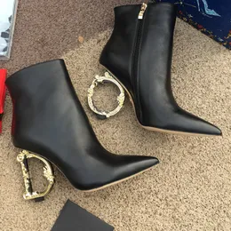 Bottes en cuir de qualité Designer de luxe Femmes pointues chaussures à bout fermé bottines à fermeture éclair à la cheville solide mode spéciale en forme de taille de botte à talon haut de 105 mm 3-11