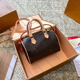 Top diseñador de 16 cm Bolso de hombro Crossbody Mujeres Genuine Leather Clutch Pochette Handbag Classic Mini de alta calidad.